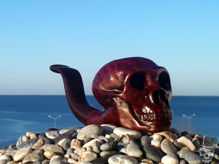 Tobacco Smoking Pipe - Neanderthal Skull - Briar Wood by Oguz Simsek